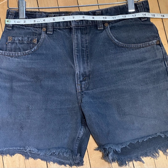 Distressed Levi’s 531 Jean Shorts Size 27 (?) - Picture 9 of 13